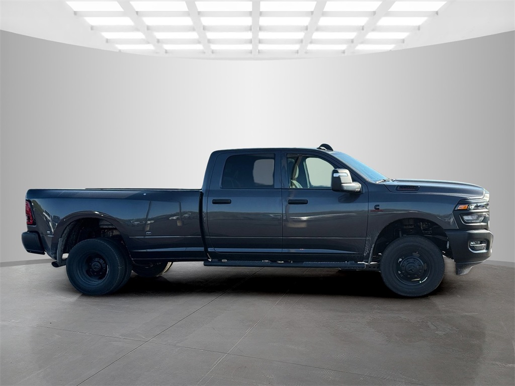 2026 Ram 3500 Tradesman photo 8