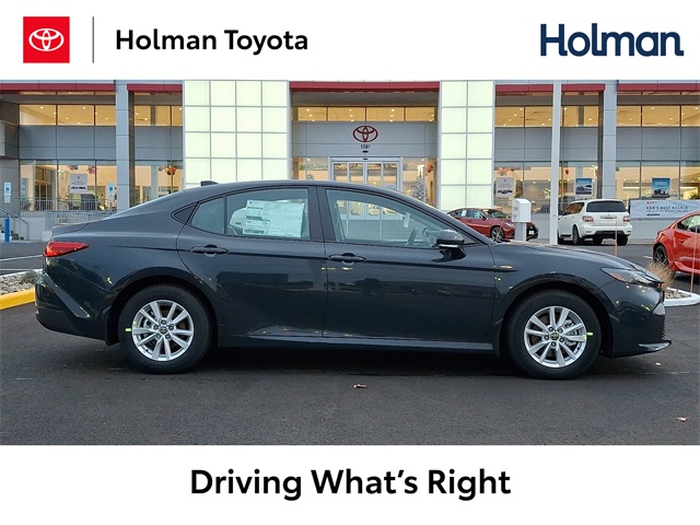 2026 Toyota Camry LE's photo