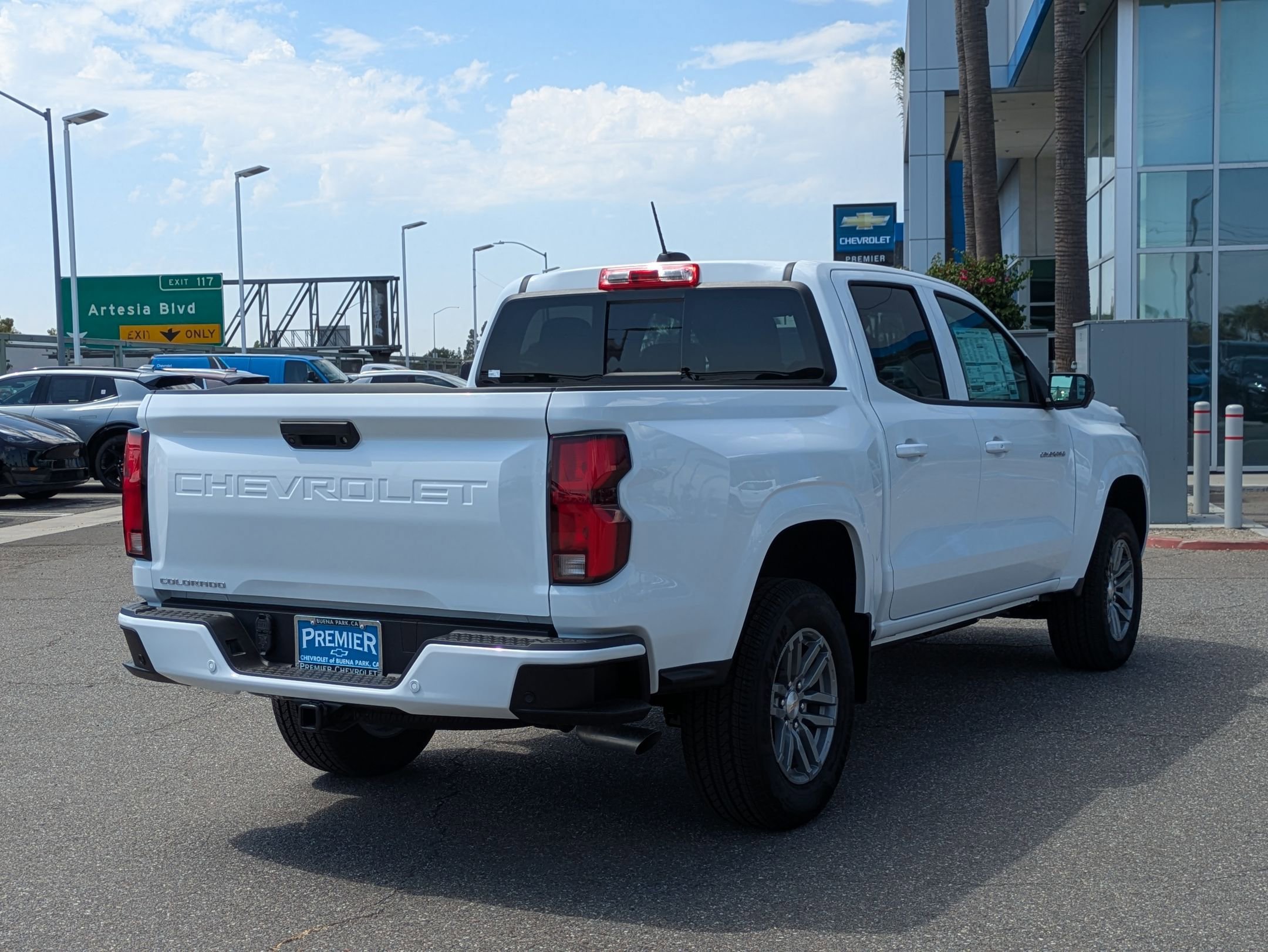 2025 Chevrolet Colorado Work Truck LT photo 5