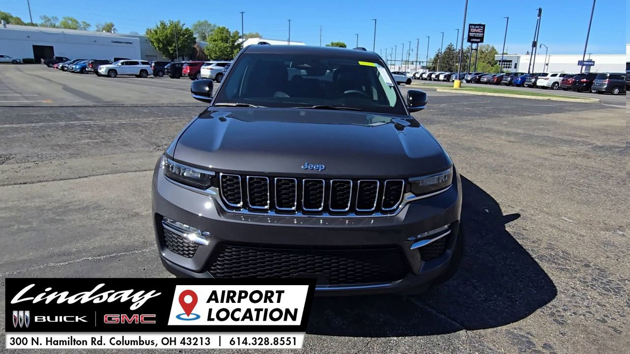 2023 Jeep Cherokee Base photo 2