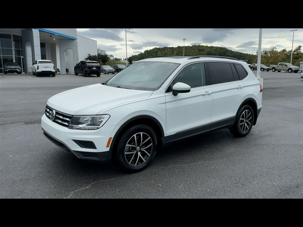 2021 Volkswagen Tiguan SE photo 3