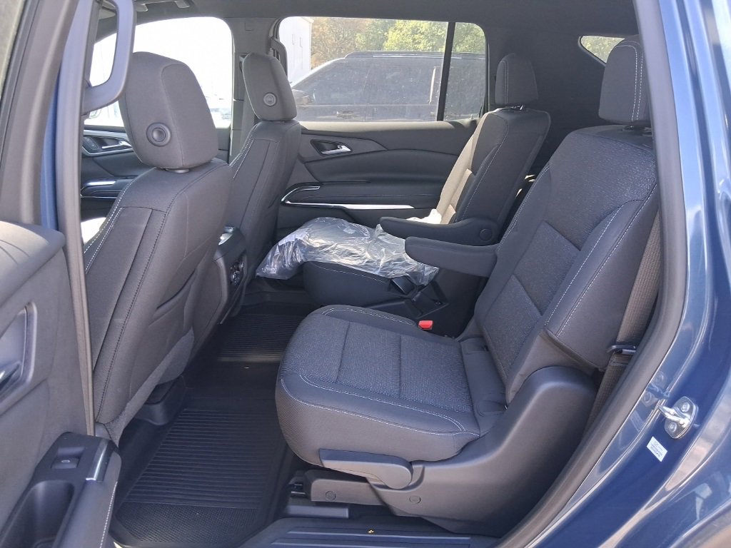 2025 Chevrolet Traverse photo 5