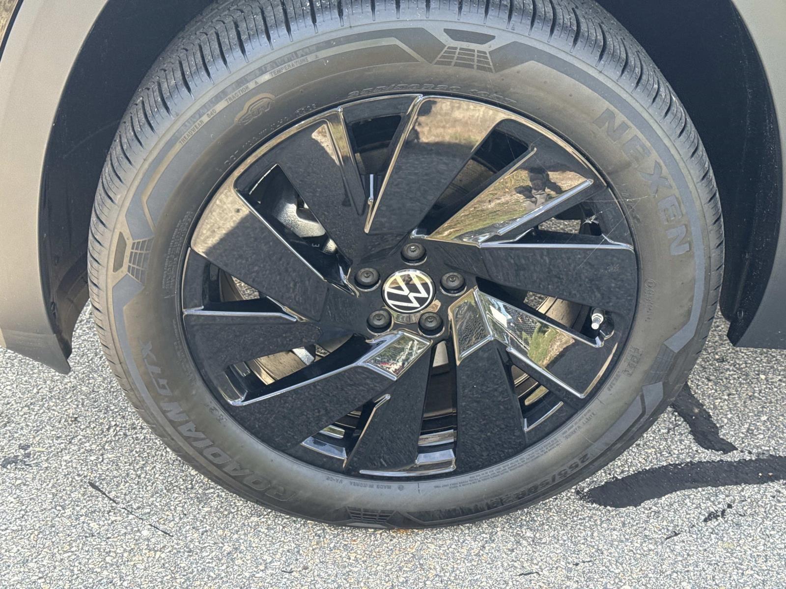 2026 Volkswagen Atlas SE Technology photo 2