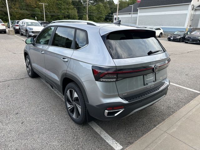 2025 Volkswagen Taos SE photo 2