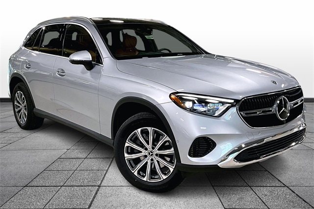 2026 Mercedes-Benz GLC Base's photo