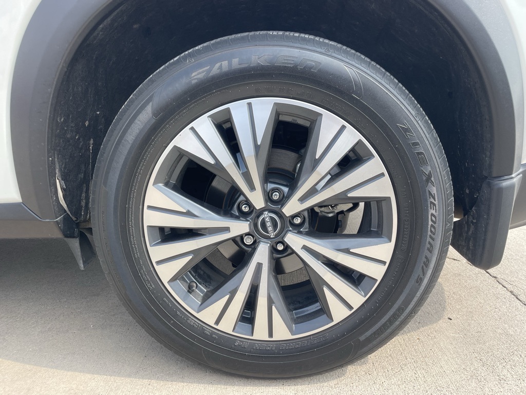 2023 Nissan Rogue SV photo 18