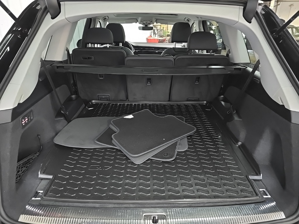2023 Audi Q7 55 Premium photo 11