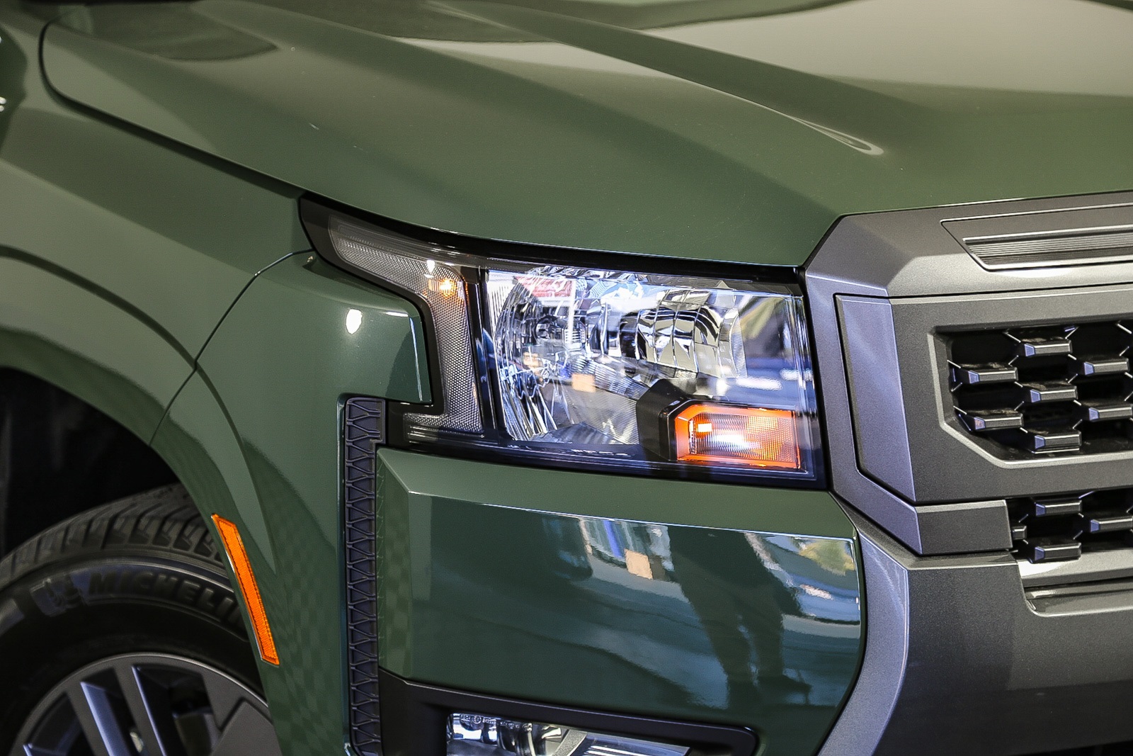 2025 Nissan Frontier SV photo 2