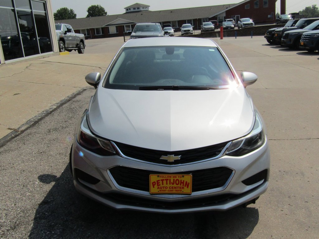 2017 Chevrolet Cruze LT photo 11