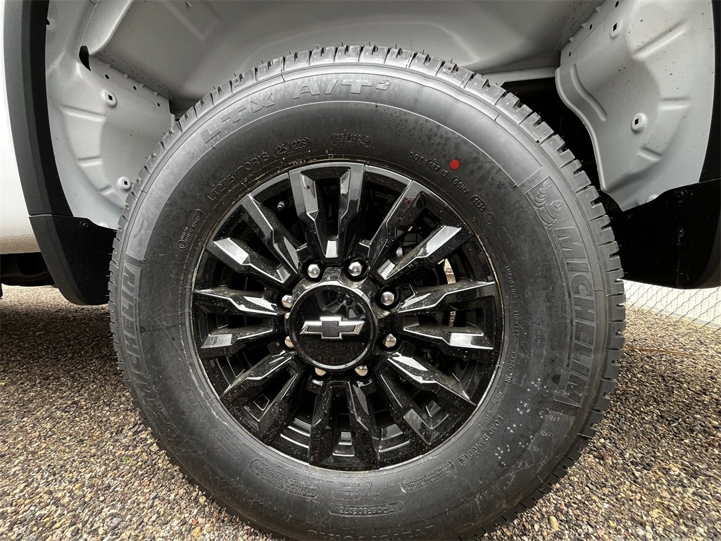2025 Chevrolet Silverado 2500HD photo 8