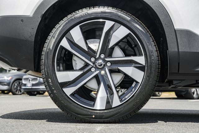 2025 Volvo XC40 Plus photo 15