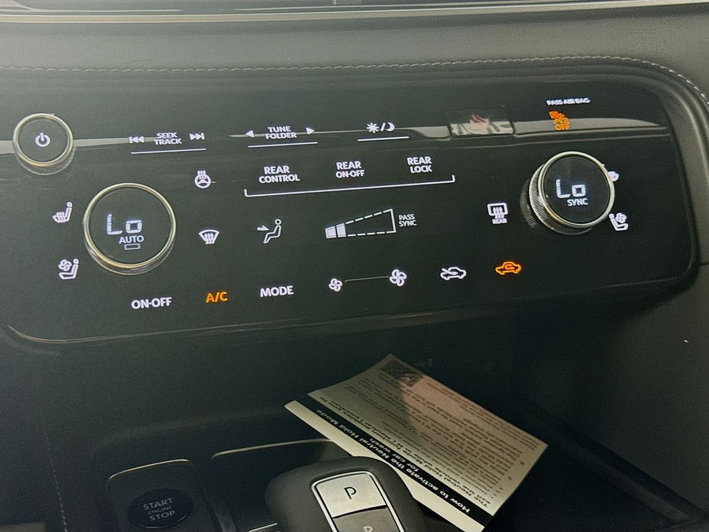 2026 Infiniti QX60 Luxe photo 14