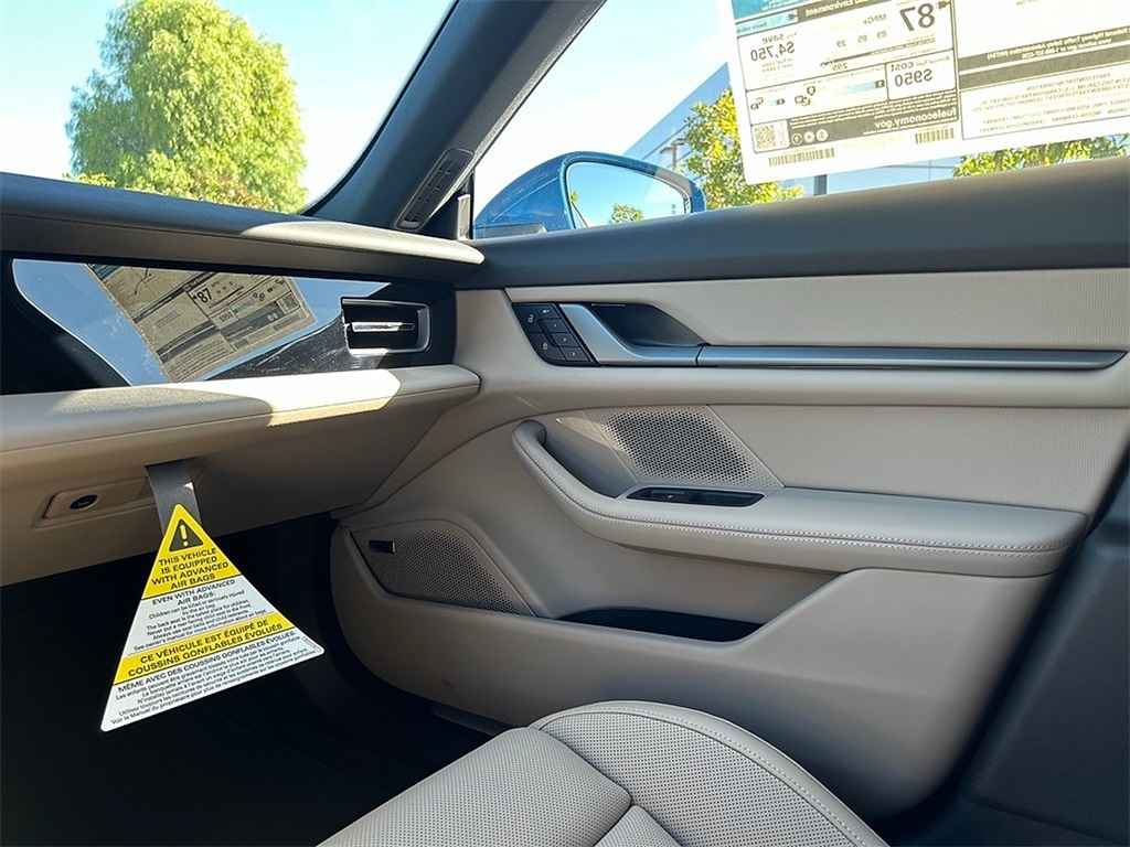 2025 Porsche Taycan 4S photo 22