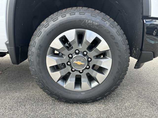 2026 Chevrolet Silverado 2500HD Custom photo 3