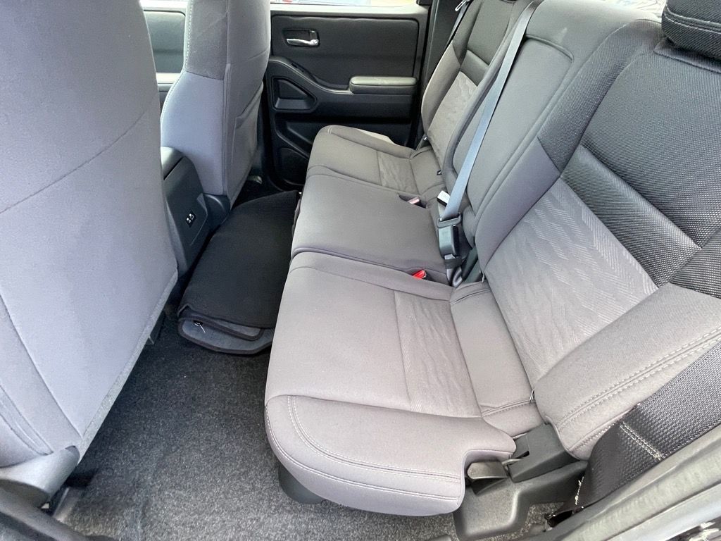 2024 Nissan Frontier SV photo 22