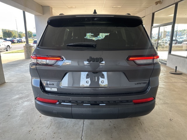 2025 Jeep Grand Cherokee Limited photo 4
