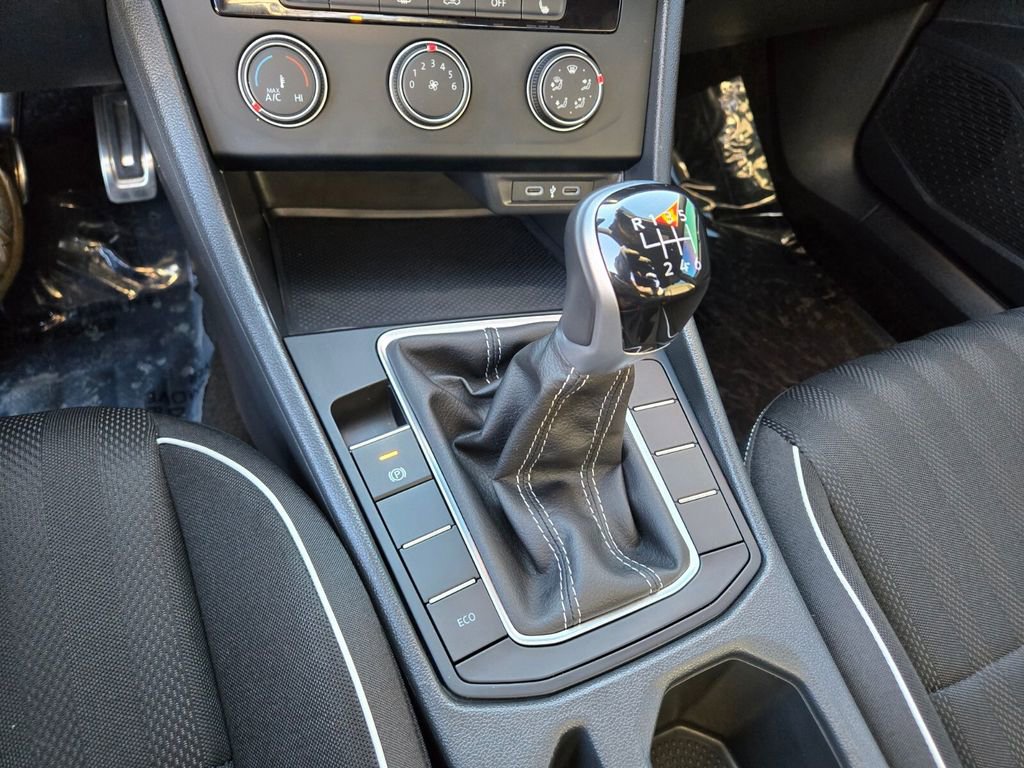 2024 Volkswagen Jetta Sport photo 19