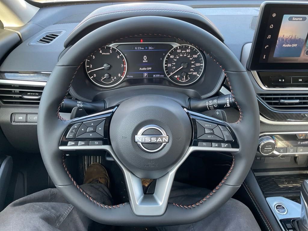 2025 Nissan Altima 2.5 SR photo 17
