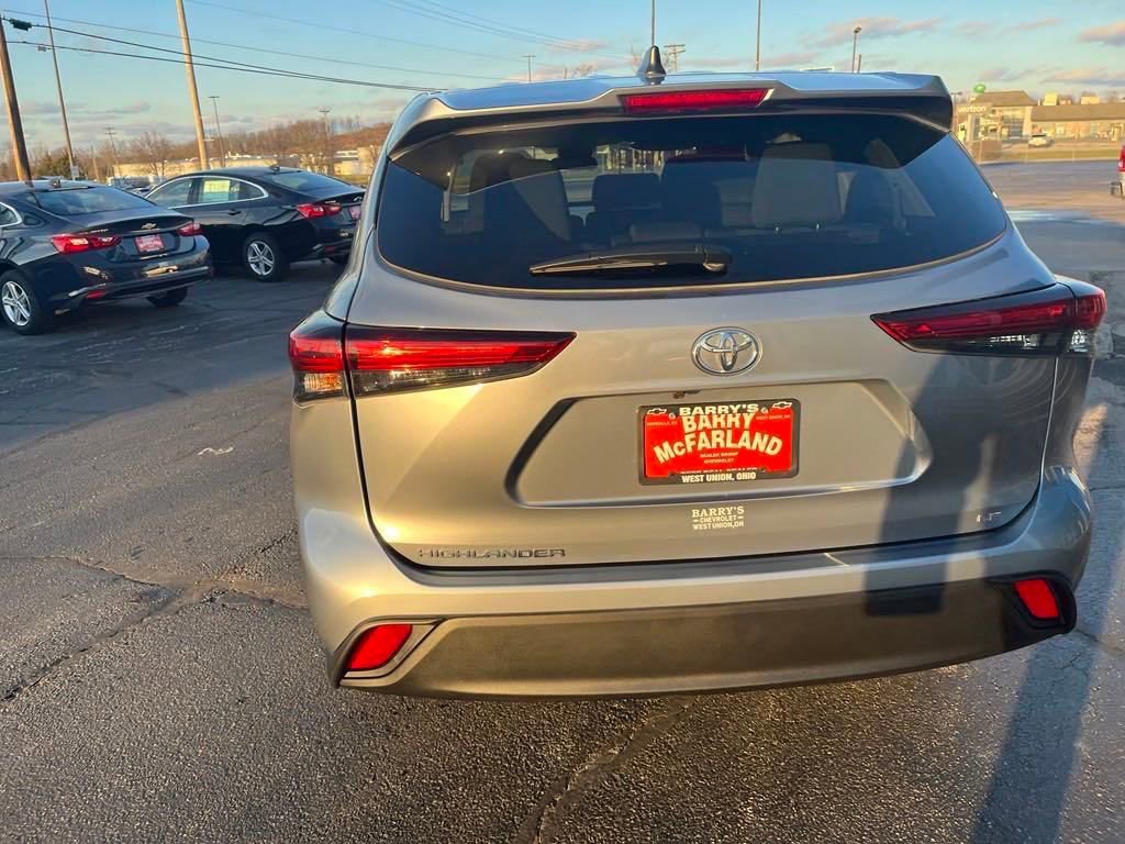 2023 Toyota Highlander LE Limited photo 3