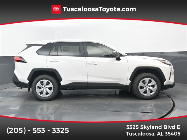 2025 Toyota RAV4 LE's photo