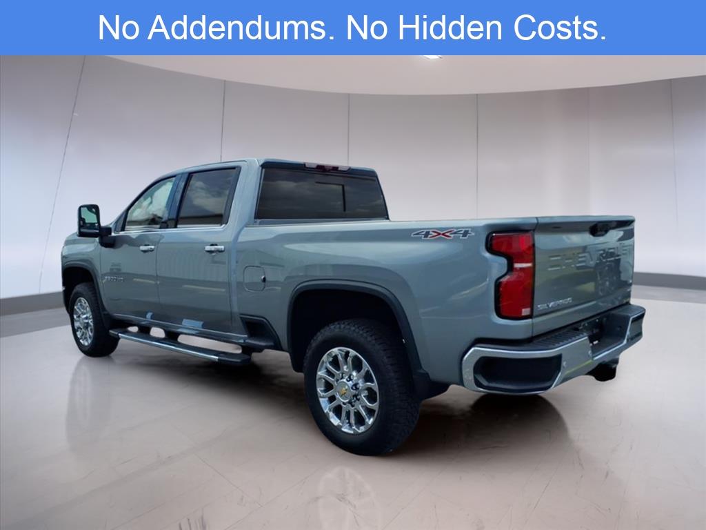 2025 Chevrolet Silverado 2500HD LTZ photo 3