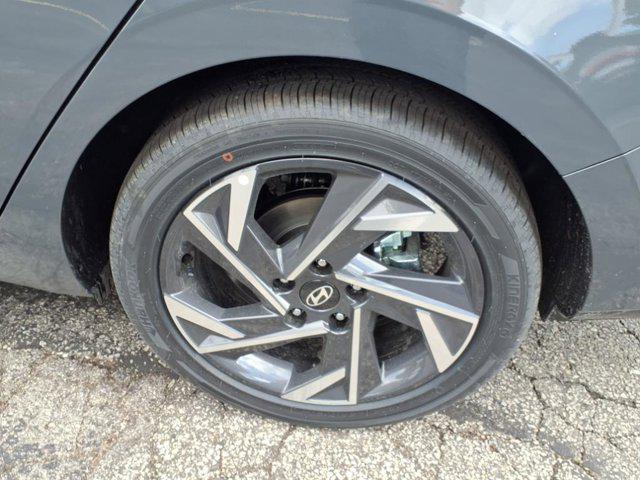 2025 Hyundai Elantra Hybrid Limited photo 11