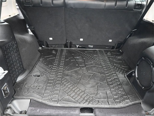 2014 Jeep Wrangler Unlimited Rubicon photo 26