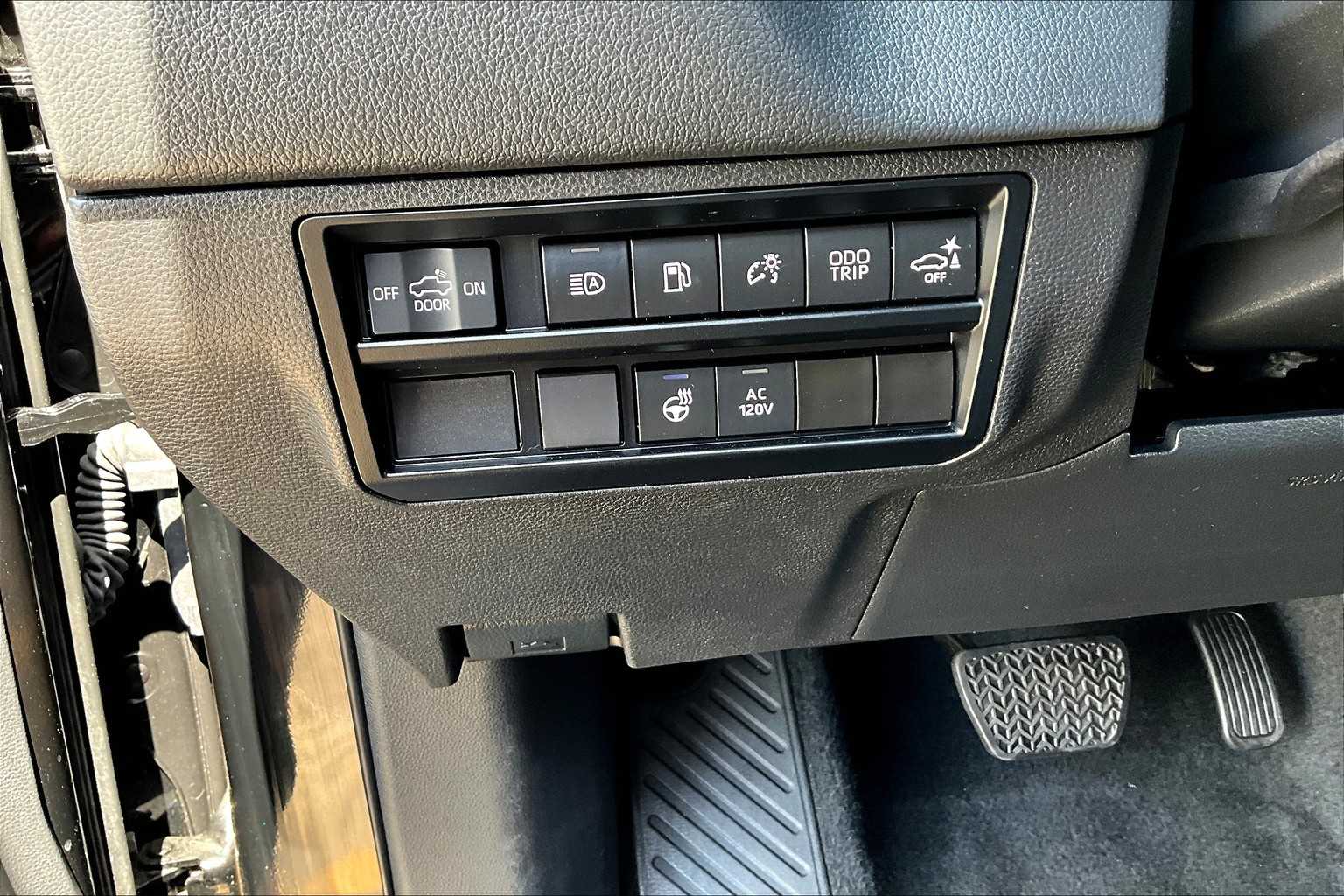 2024 Toyota Tundra Limited CrewMax photo 33