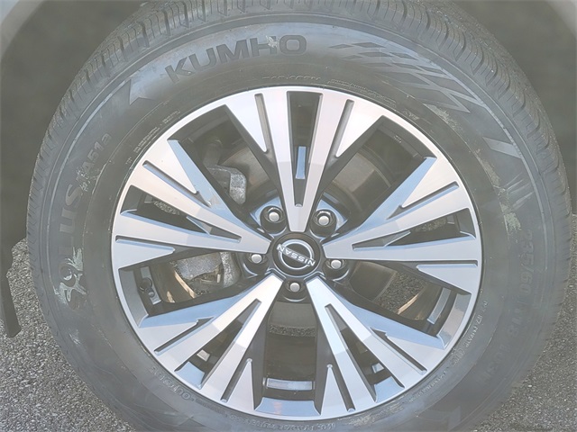 2022 Nissan Rogue SV photo 7