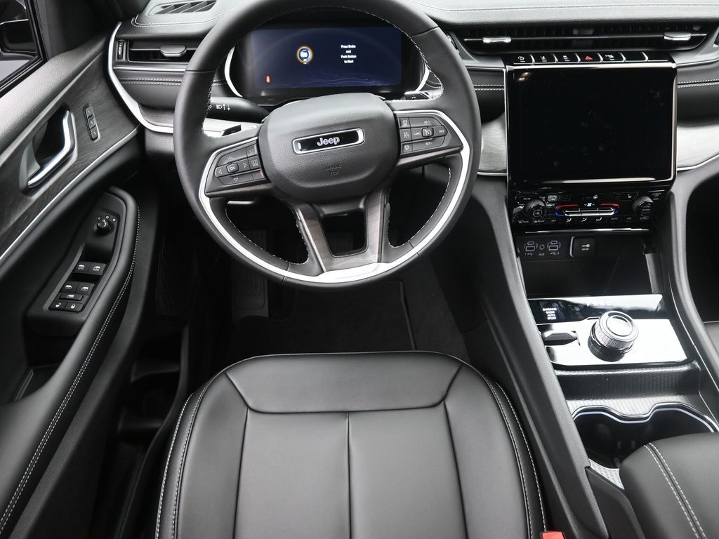 2025 Jeep Grand Cherokee Limited photo 10