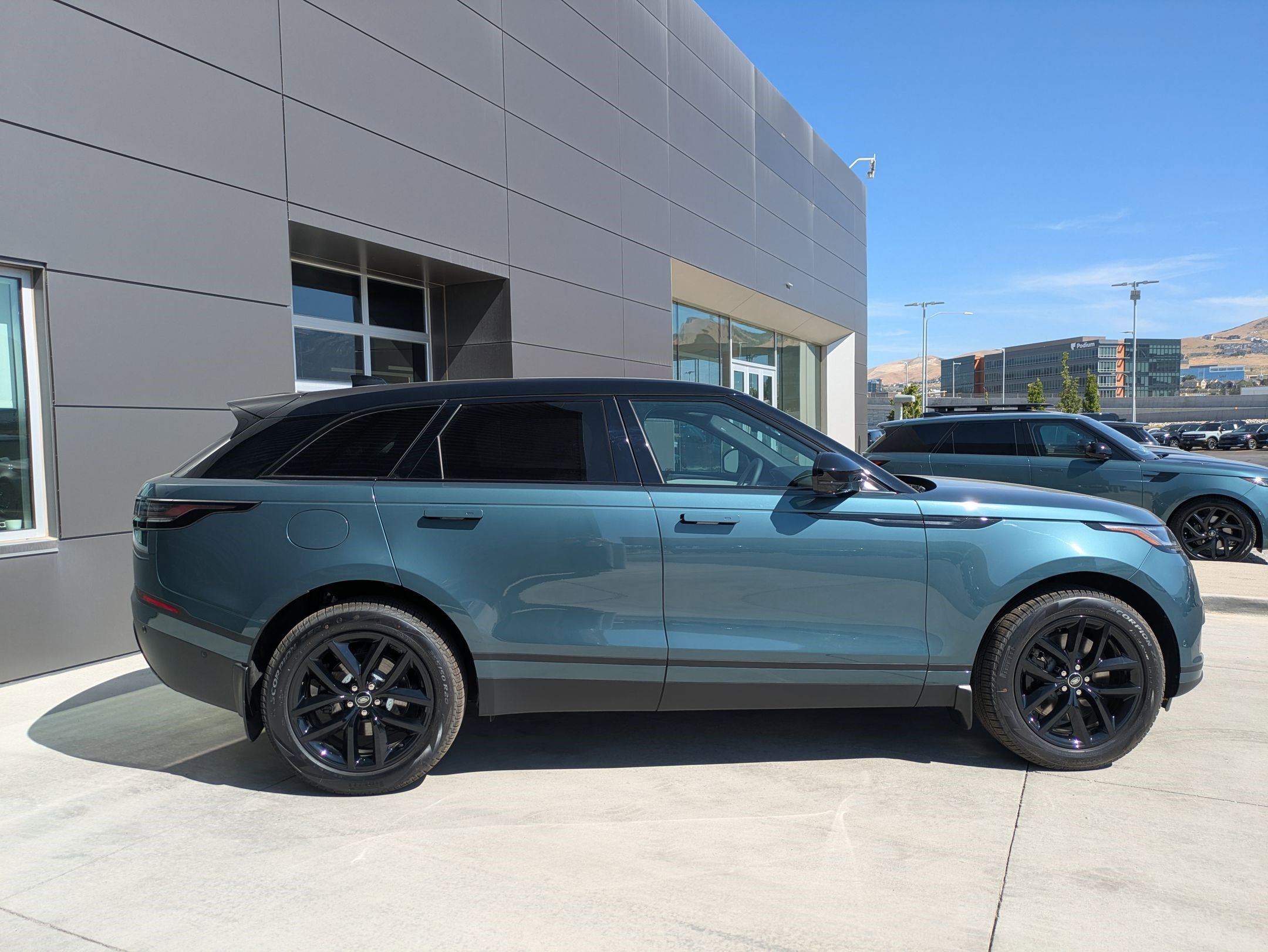 2026 Land Rover Range Rover Velar S photo 4