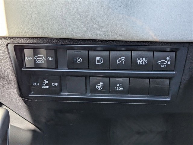 2025 Toyota Sequoia SR5 photo 17