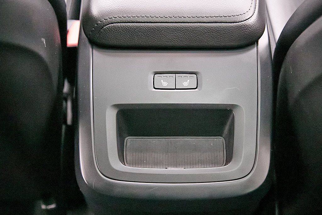 2023 VOLVO XC60 - Image 21