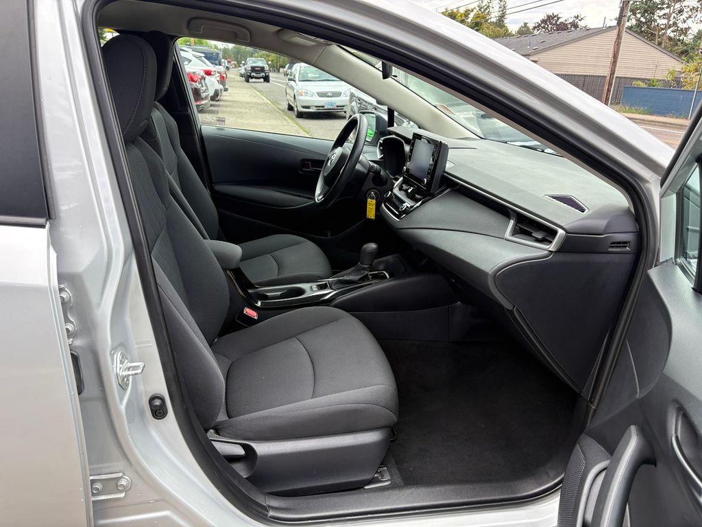 2022 Toyota Corolla LE photo 23