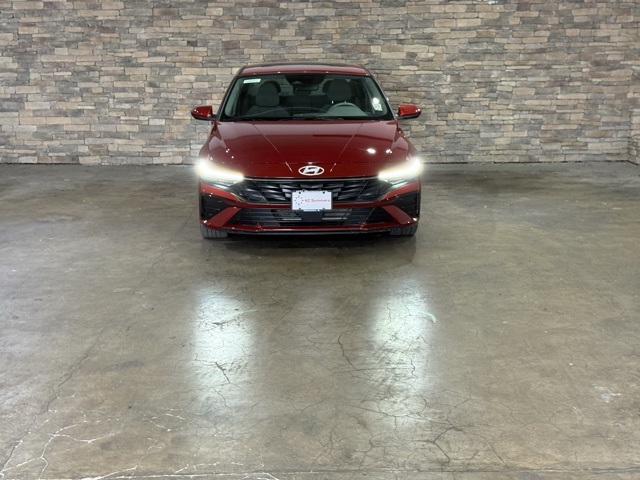 2025 Hyundai Elantra SEL Convenience photo 2
