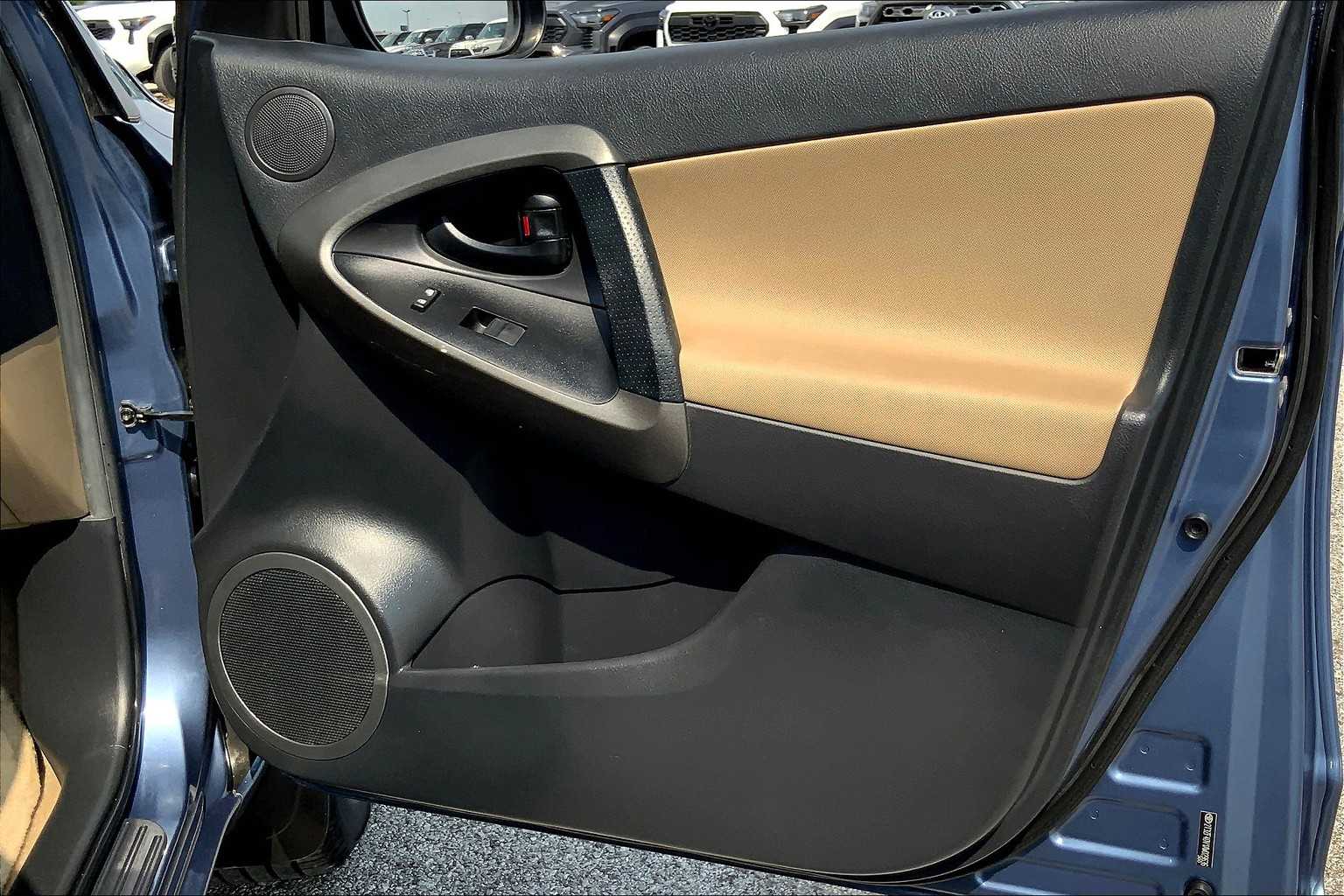2010 Toyota RAV4 Base photo 20