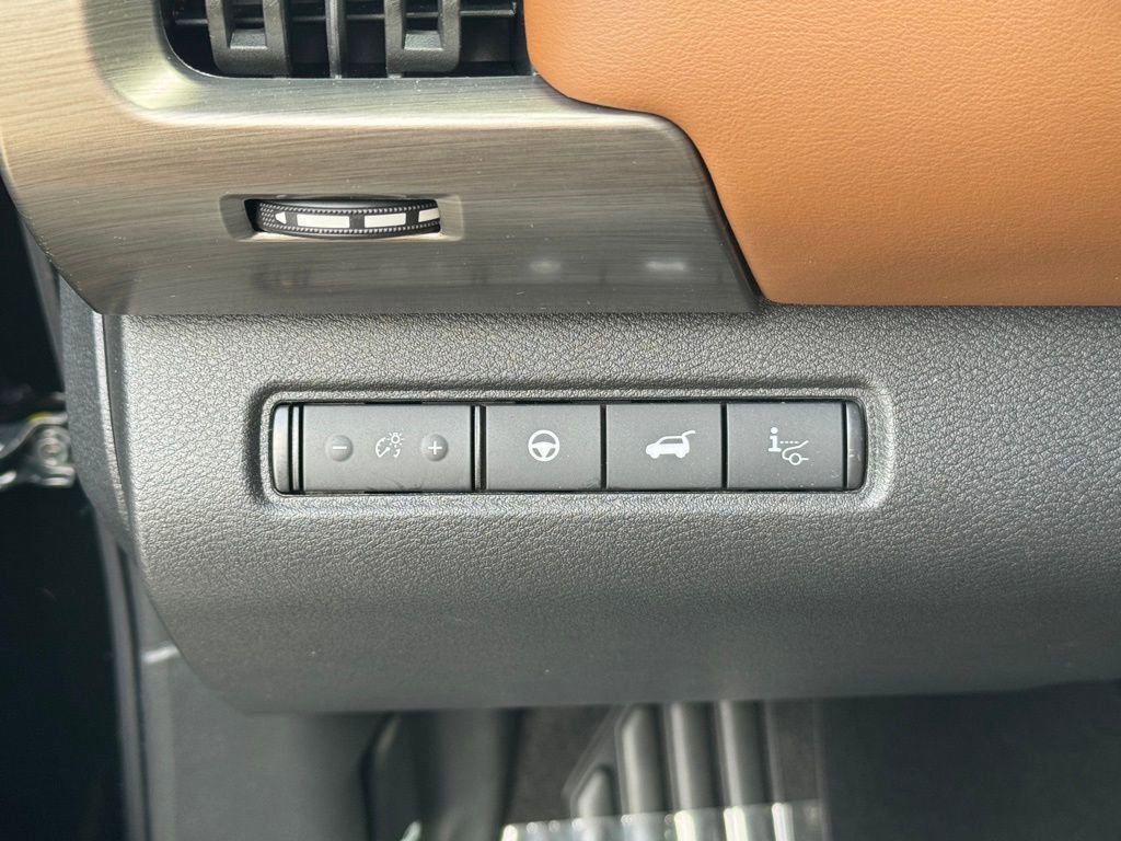 2025 Nissan Pathfinder Platinum photo 12
