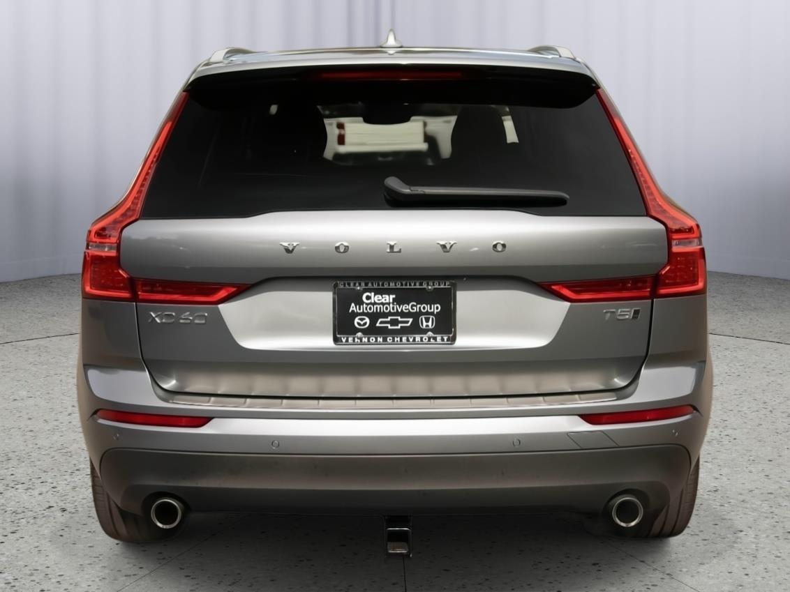 2021 Volvo XC60 Momentum photo 17