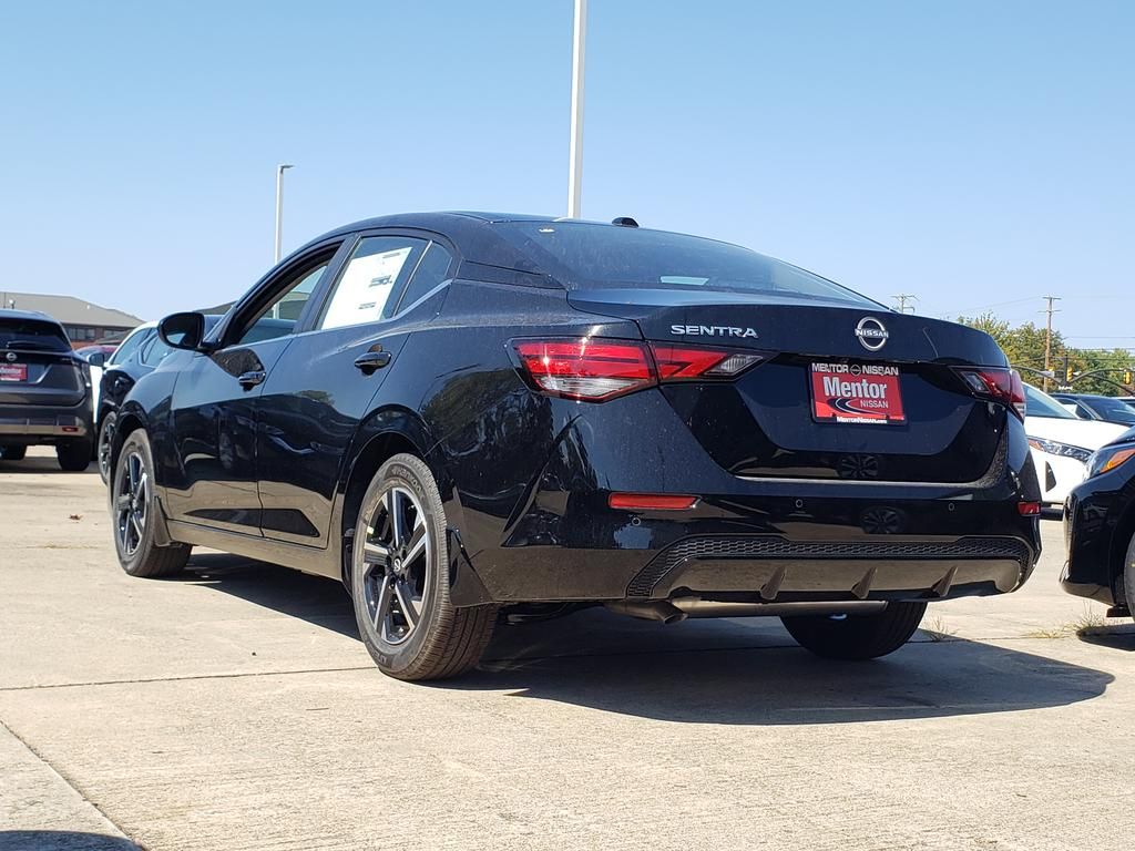 2025 Nissan Sentra SV photo 4