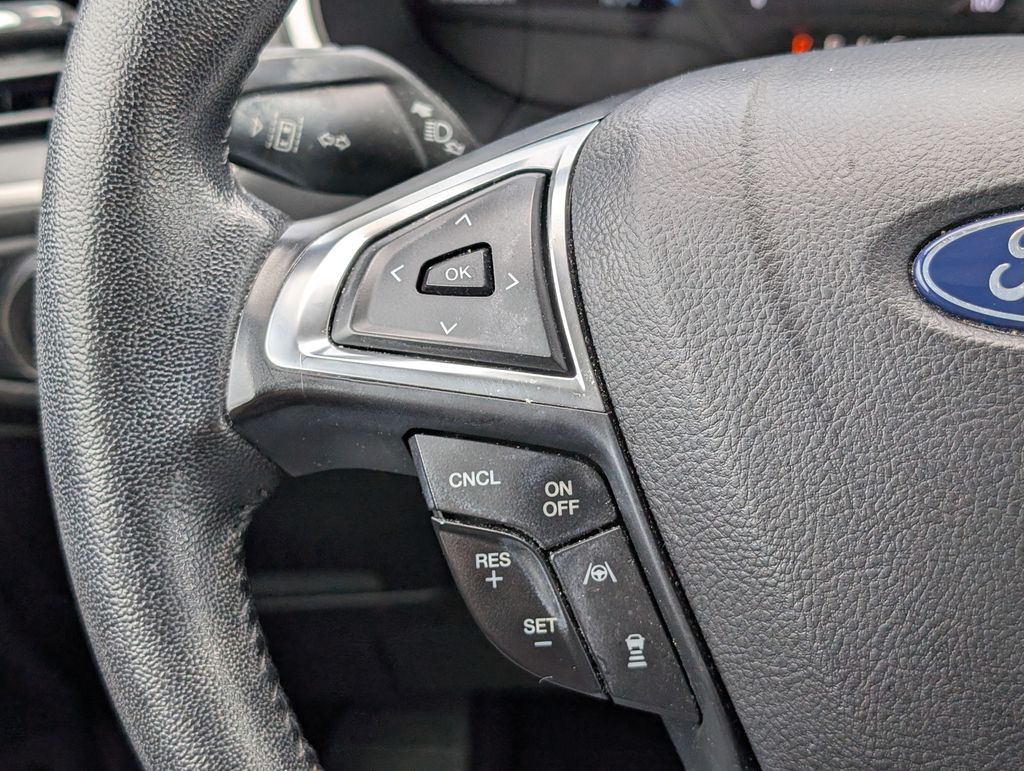 2021 Ford Edge SEL photo 13