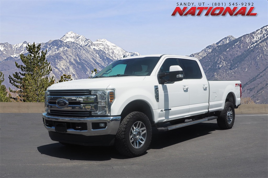 2019 Ford F-350 Super Duty Lariat's photo