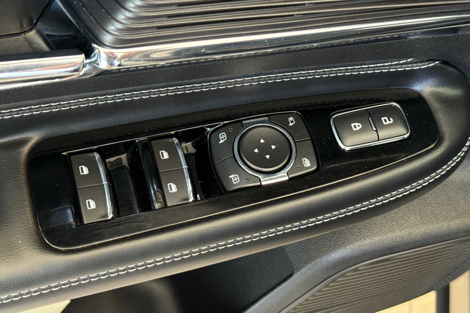 2022 Lincoln Corsair Standard photo 10