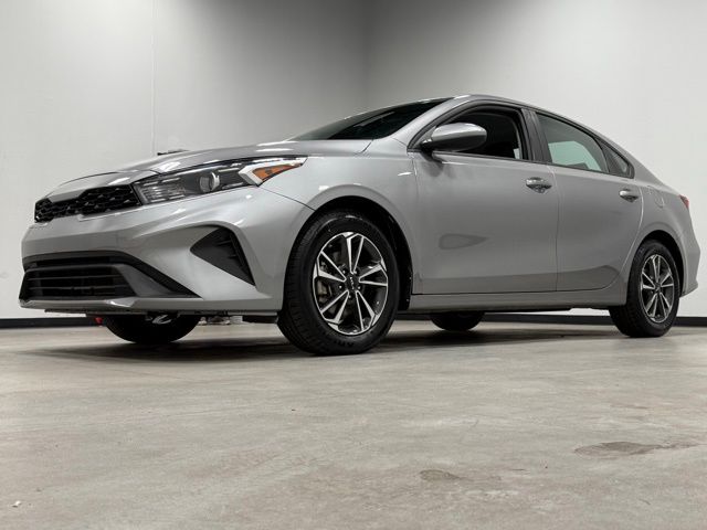 2023 Kia Forte LXS photo 4