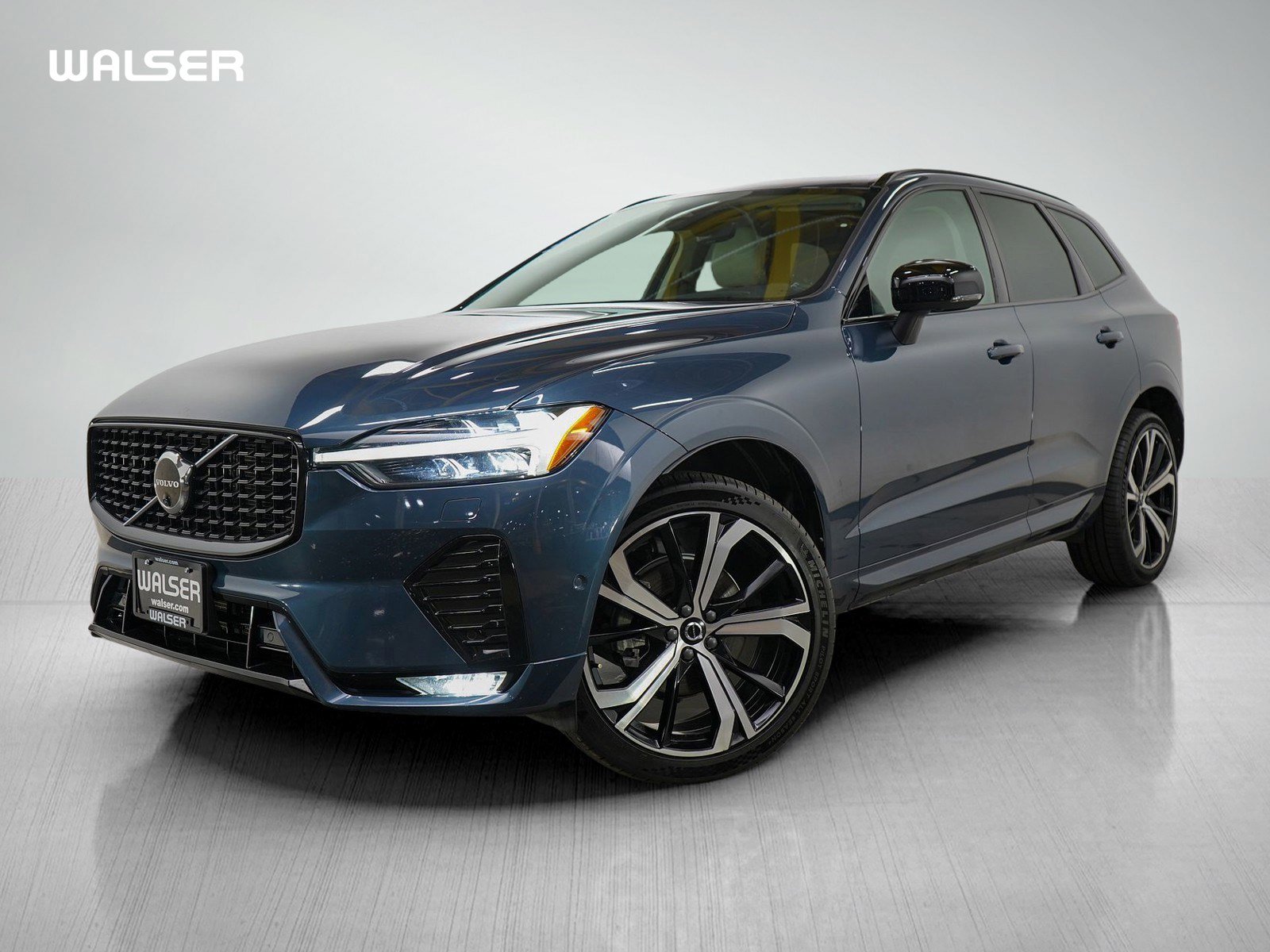 2023 Volvo XC60 Ultimate's photo