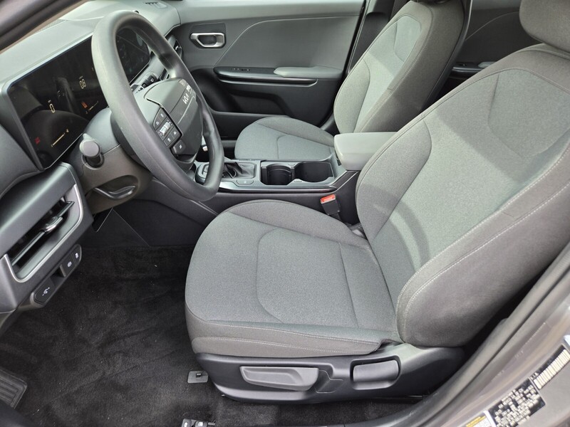 2025 Kia K4 LXS photo 10