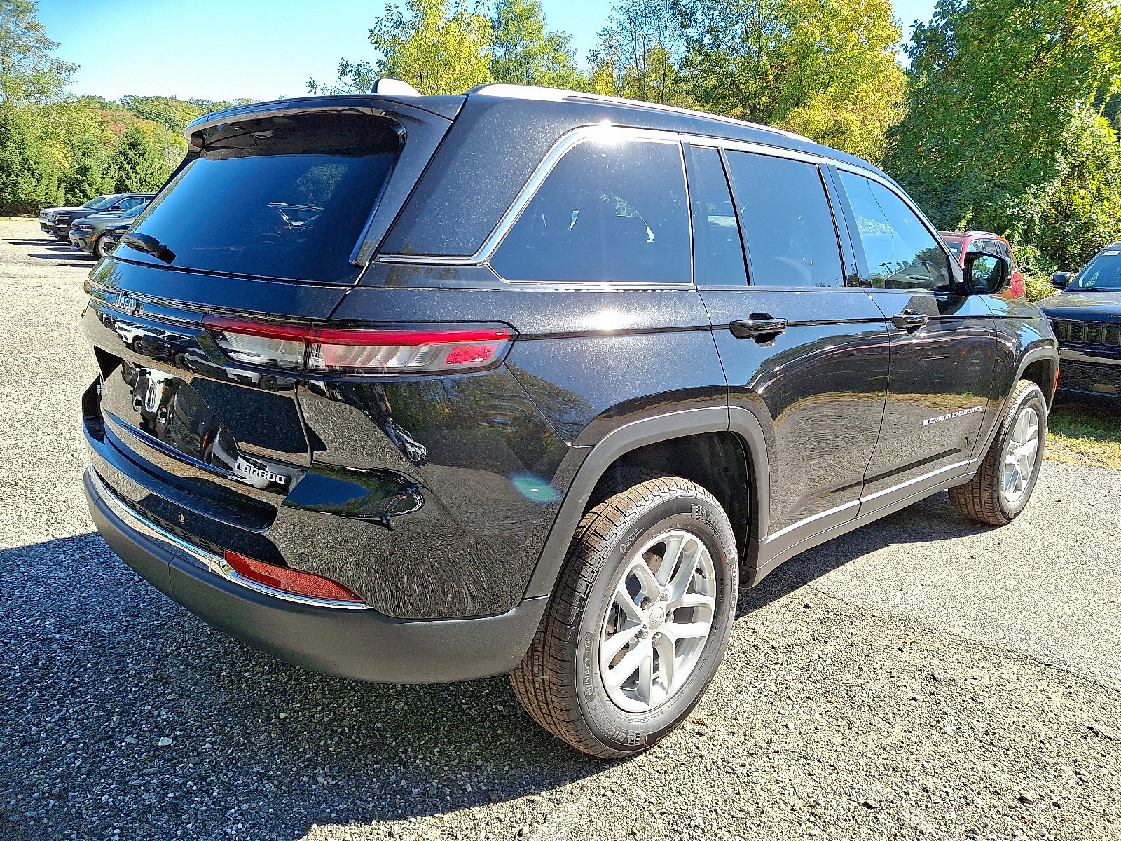 2025 Jeep Grand Cherokee Laredo Altitude photo 4