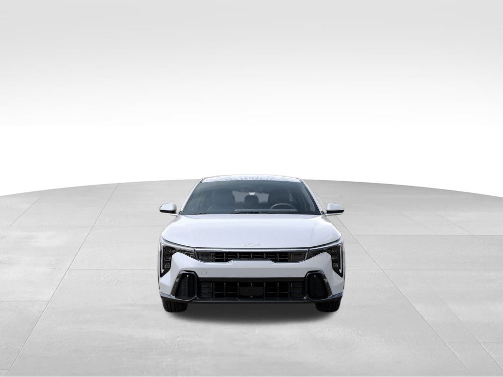 2025 Kia K4 GT-Line photo 2