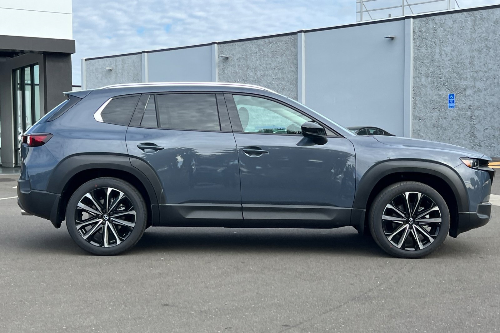 2025 Mazda CX-50 2.5 Premium Plus photo 2