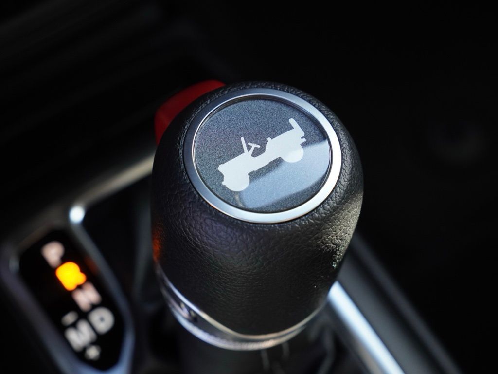 New 2026 Granite Crystal Metallic Clear-Coat Exterior Paint Jeep 4-Door Sport S image 17