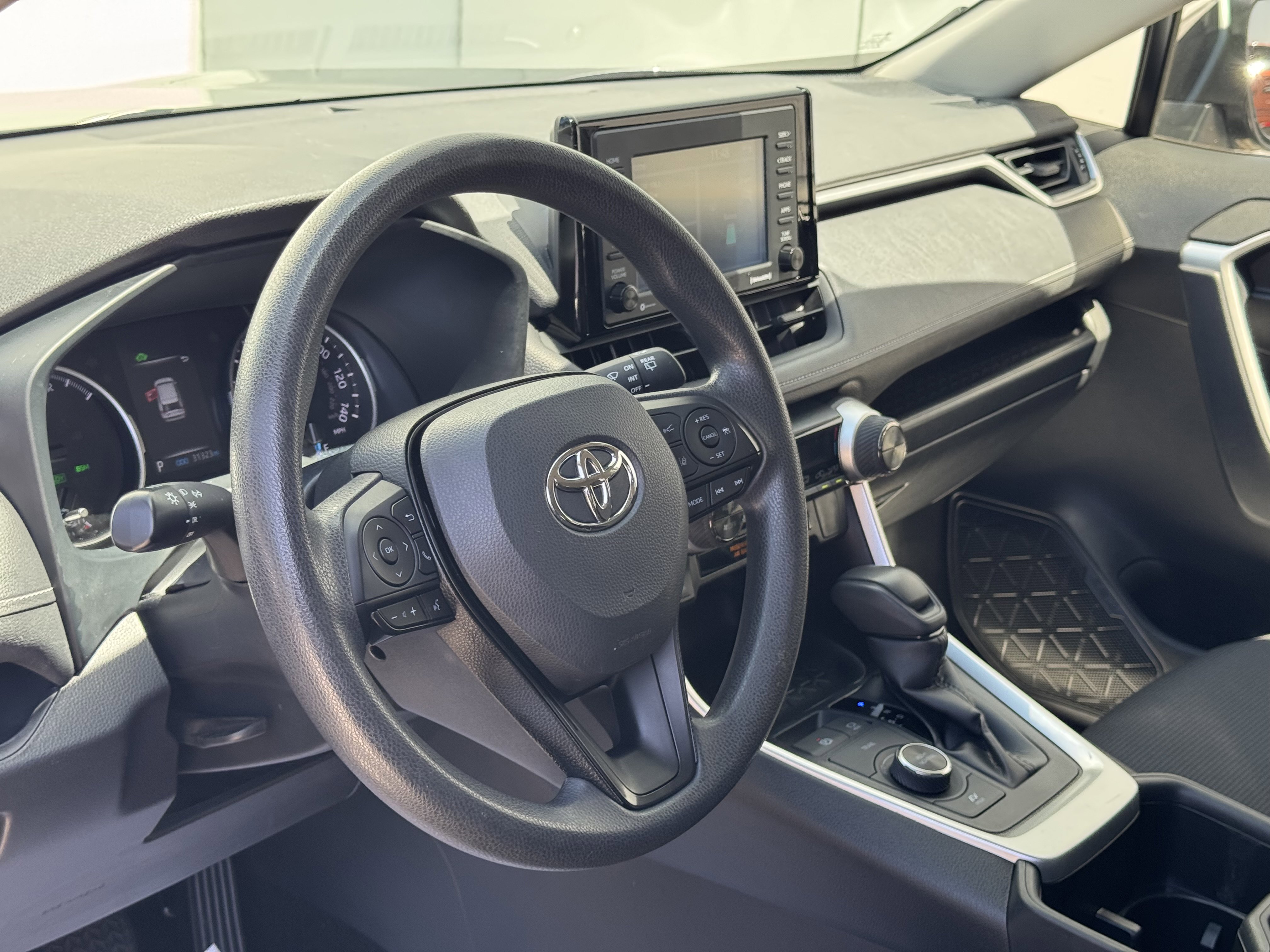 2022 Toyota RAV4 Hybrid LE photo 10